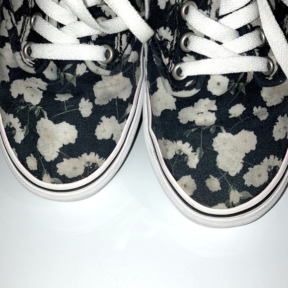 Sold 💌 Vans Sneakers - Picture 11 of 14